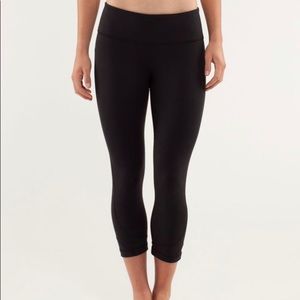 Lululemon Lustrous crop